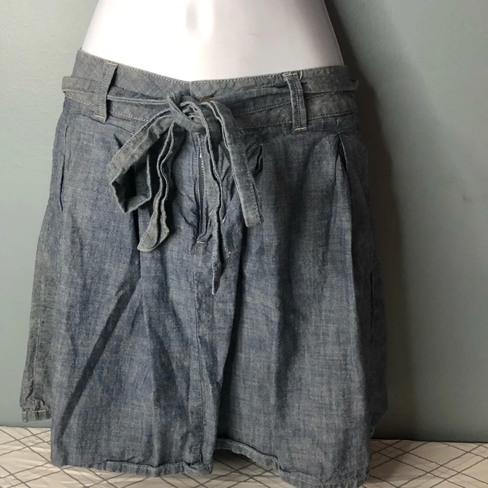 Gap skirt